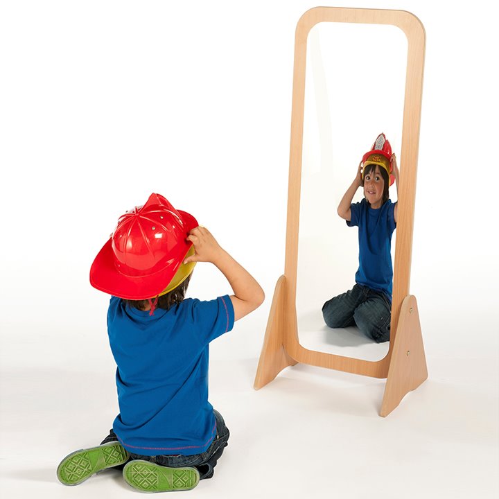 Vertical freestanding mirror