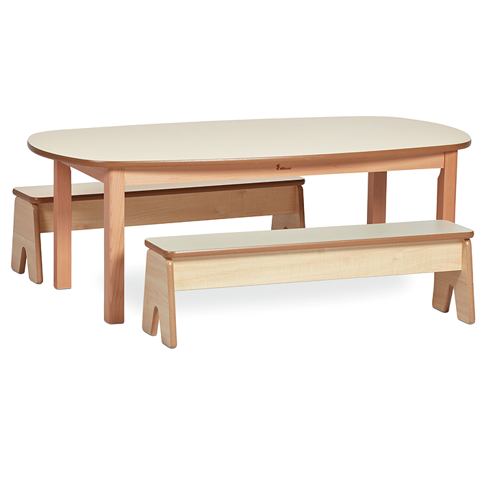 Curved and homely table and seating