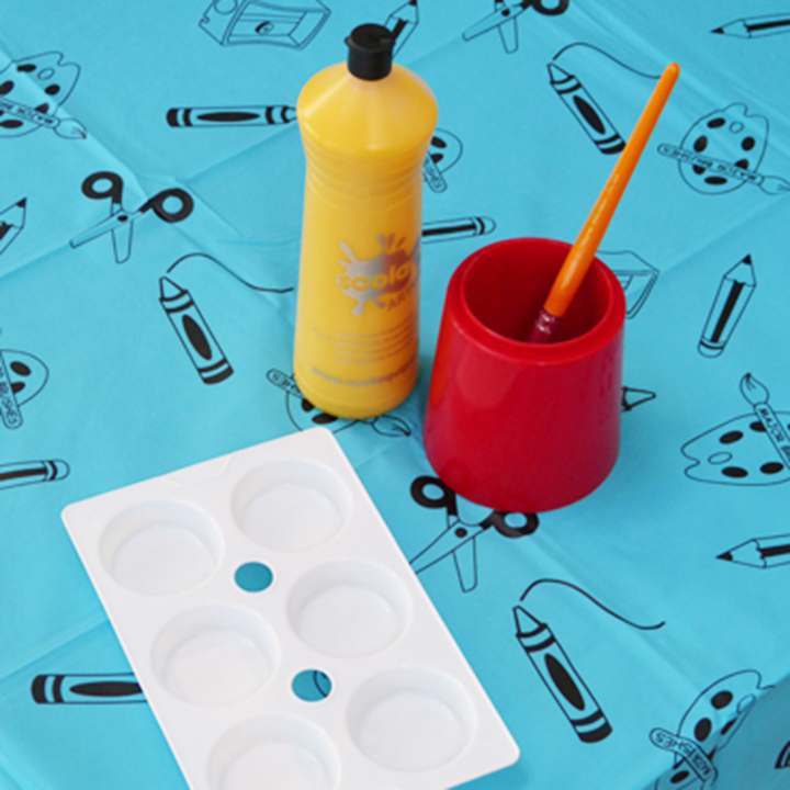 Handy plastic art mat