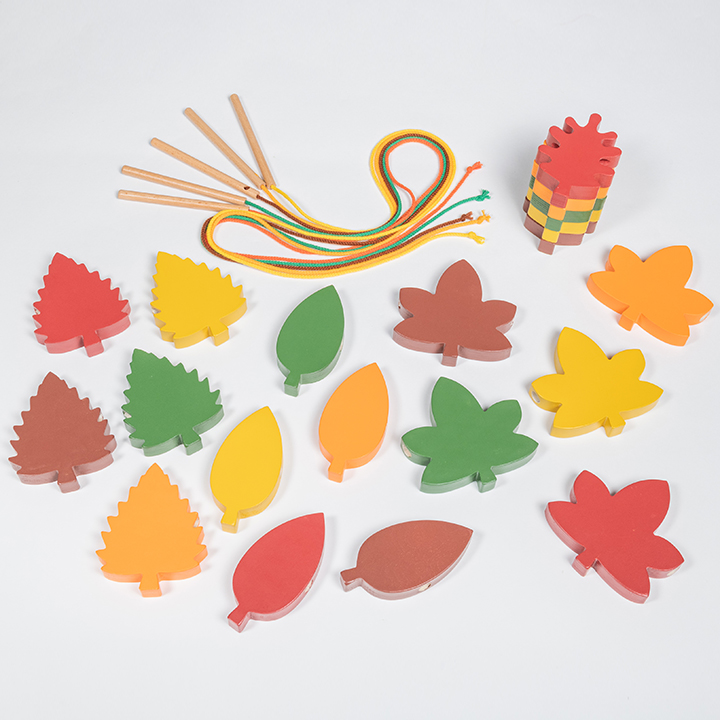 Set of wooden leaves for lacing
