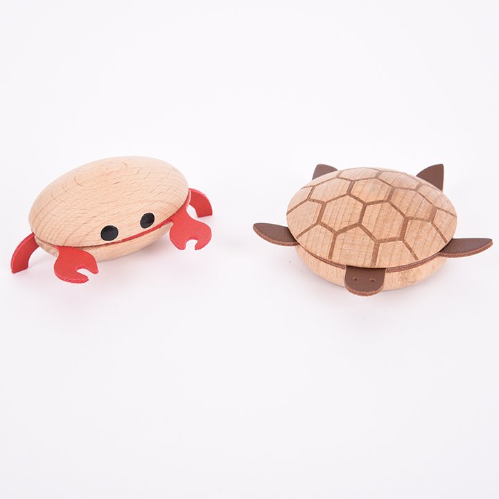 Crab and turtle from set of ocean creatures