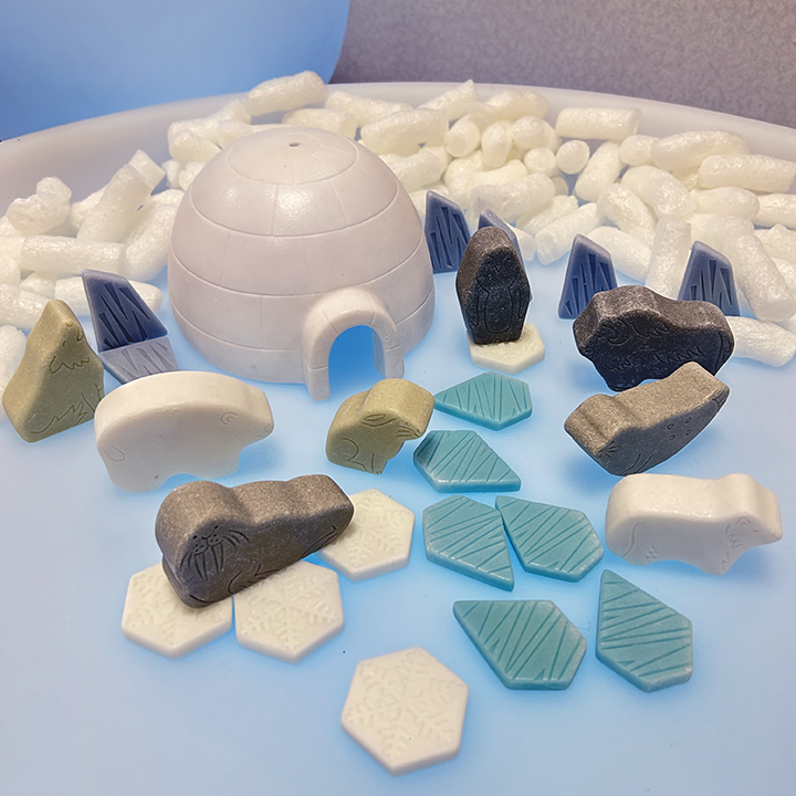 Igloo and arctic small world scene