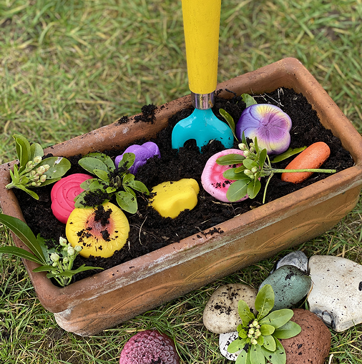 Pretend to plant flower stones