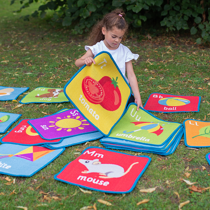 Set of 26 placement mats