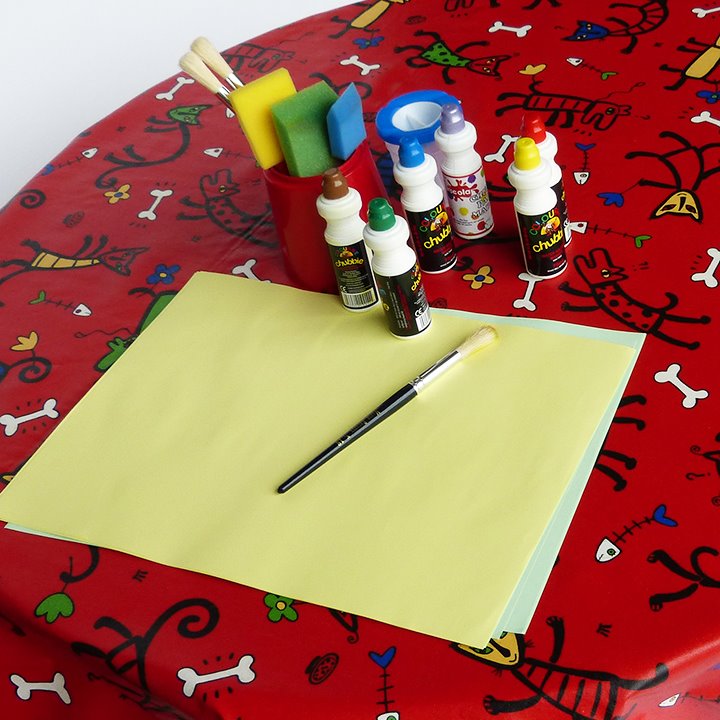 Table cloth with paint pots