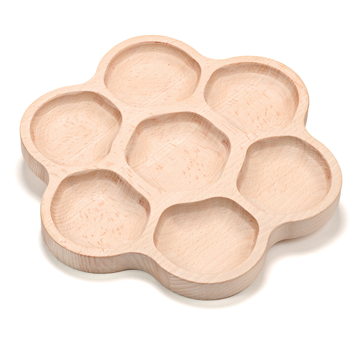 Empty wooden flower tray