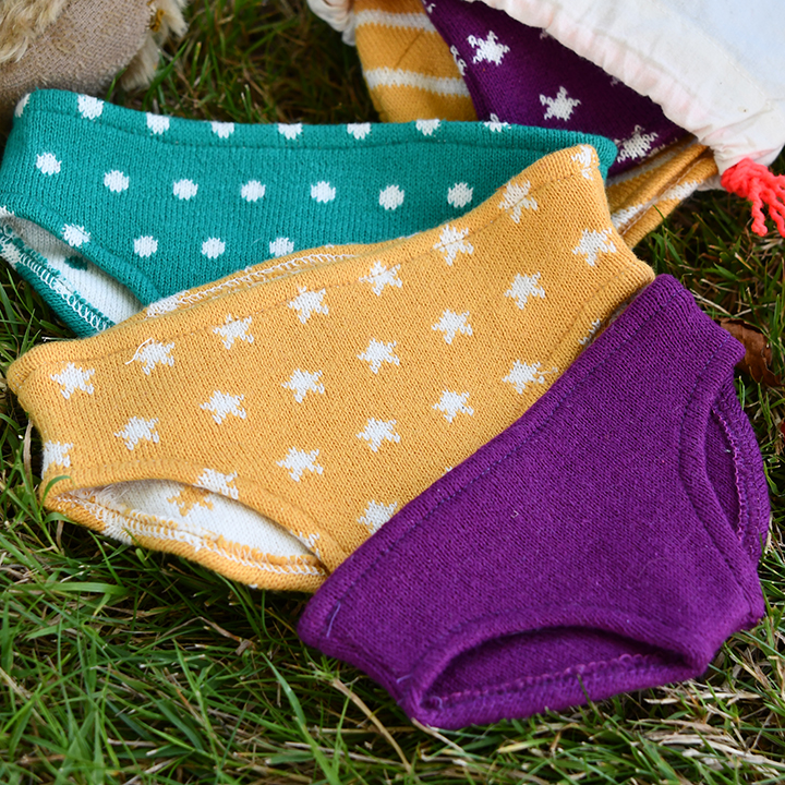 Pants in different colours, patterns and sizes