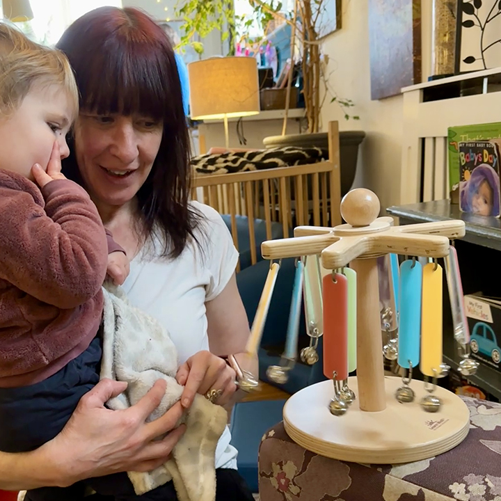 Glow in the dark mirror chime toy