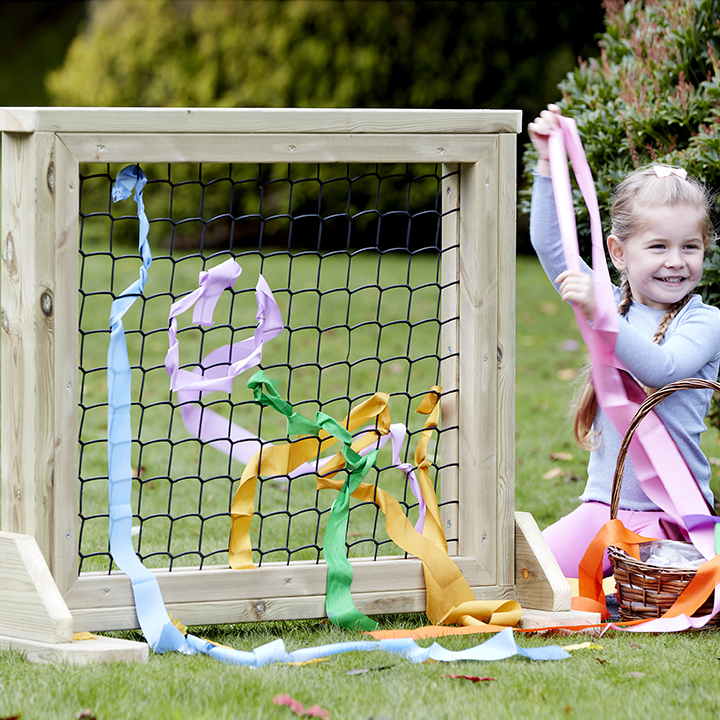 A freestanding weaving frame