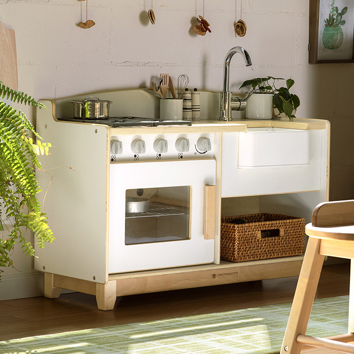All-in-one play kitchen