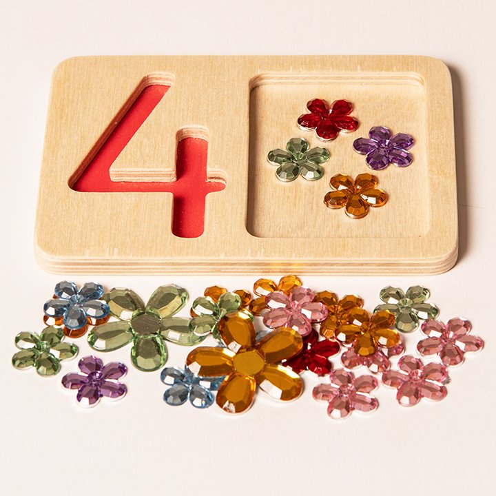 Number 4 tray with 4 mini objects