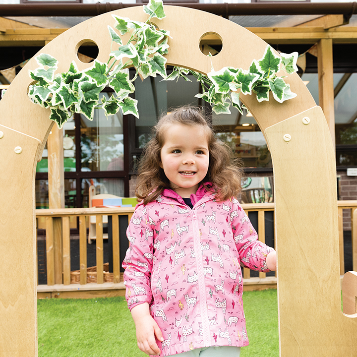 Archway panel for outdoors