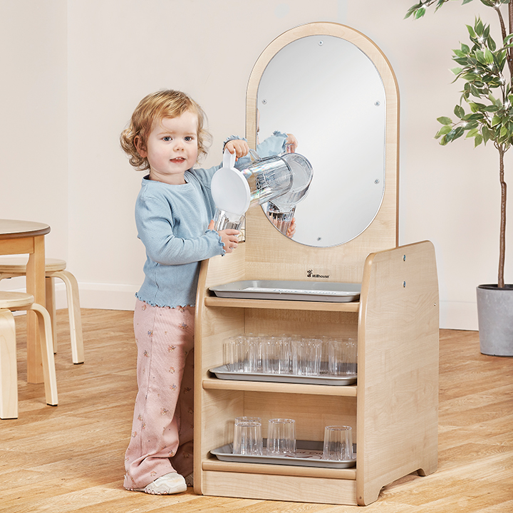Hydration station for nurseries