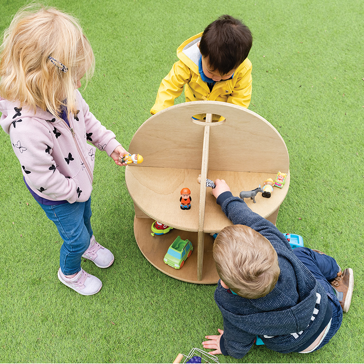 Garden fun play dolls house