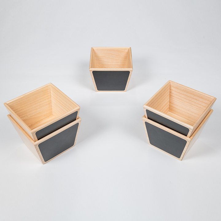 Five chalk able wooden post