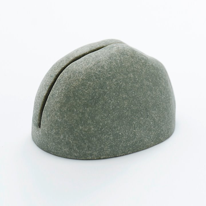 Single prop stone