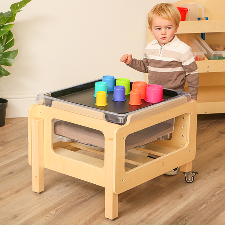 Water tray with play tray lid