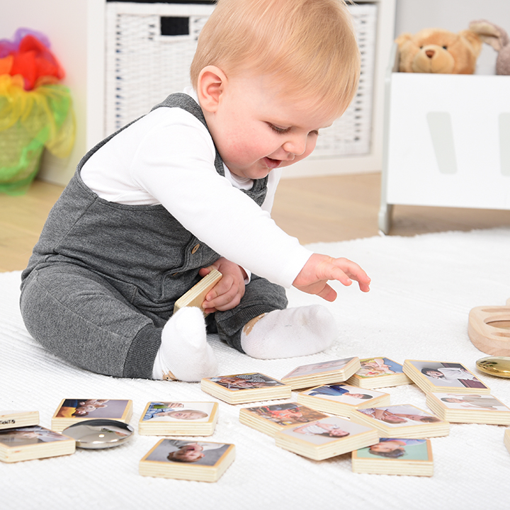 Tiles with clear images of emotions