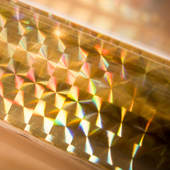 Reflective holographic effect