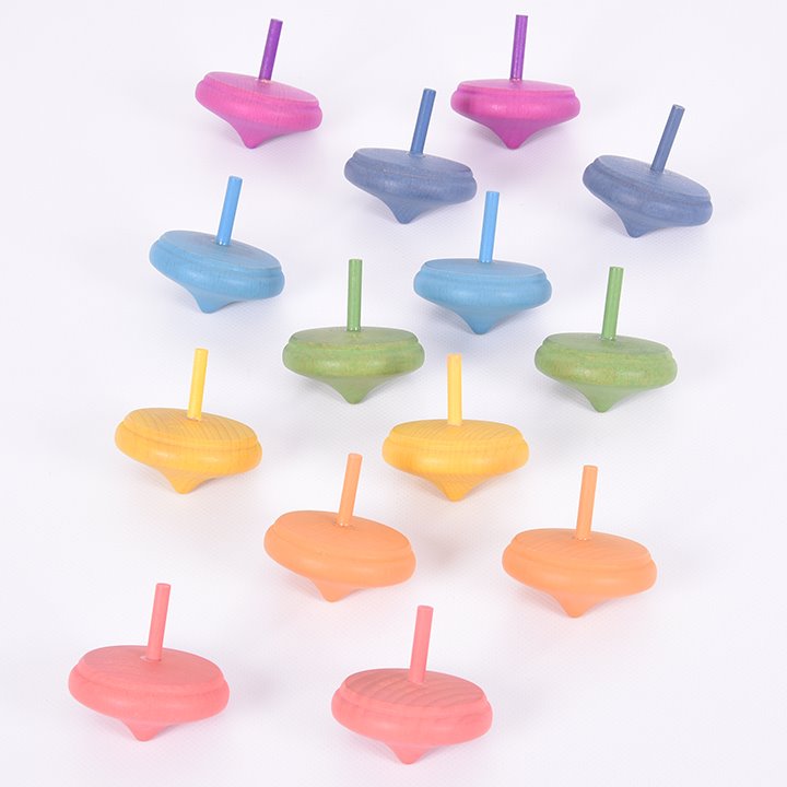 14 wooden tops in 7 different colours