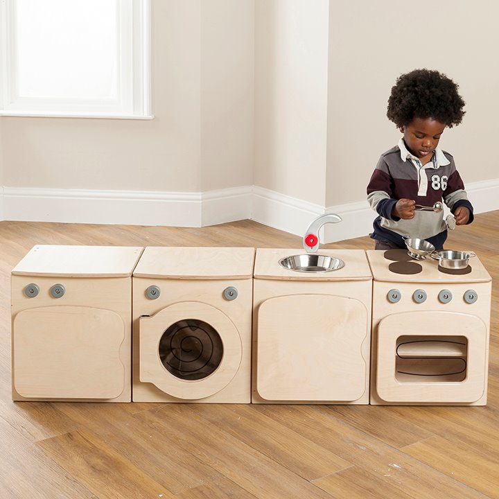The perfect 4 piece kitchen for toddlers