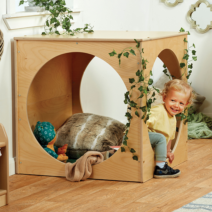 Reading Cube - a mini wooden den