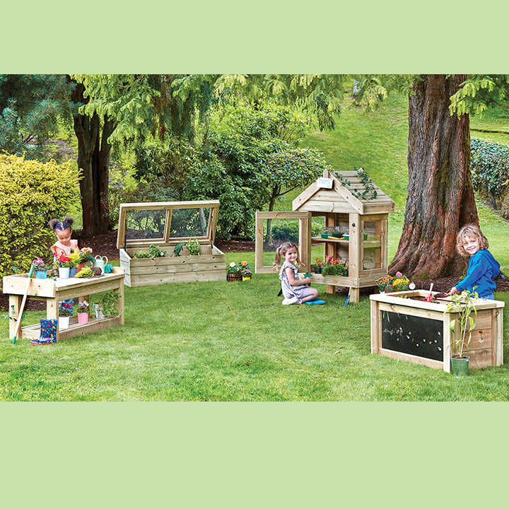 Set of 4 gardening items