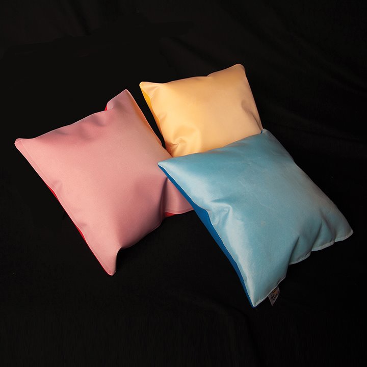 Set of 3 nylon cushions