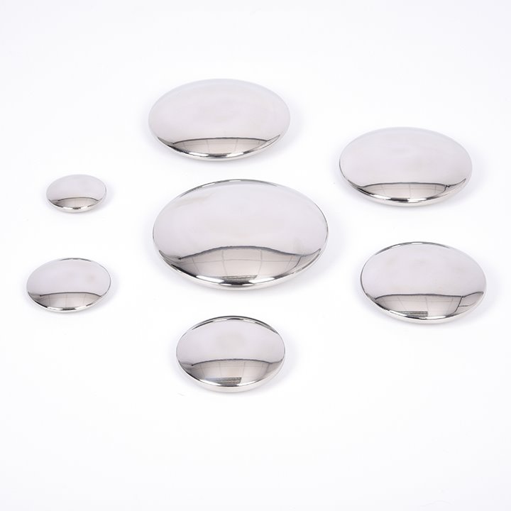 Different sizes of reflective buttons