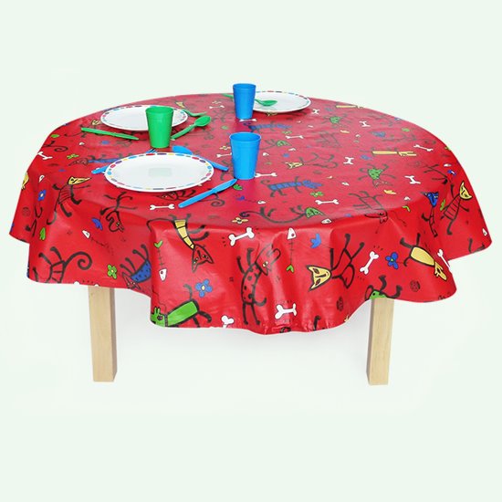 Round red table cloth