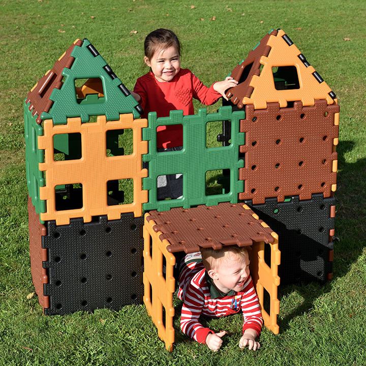 Children and baby Really big and chunky pieces to build towers, rockets and more