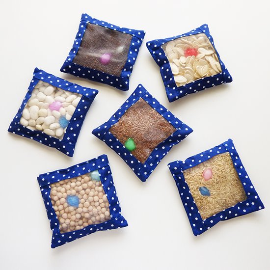 6 bags with windows and different fillings