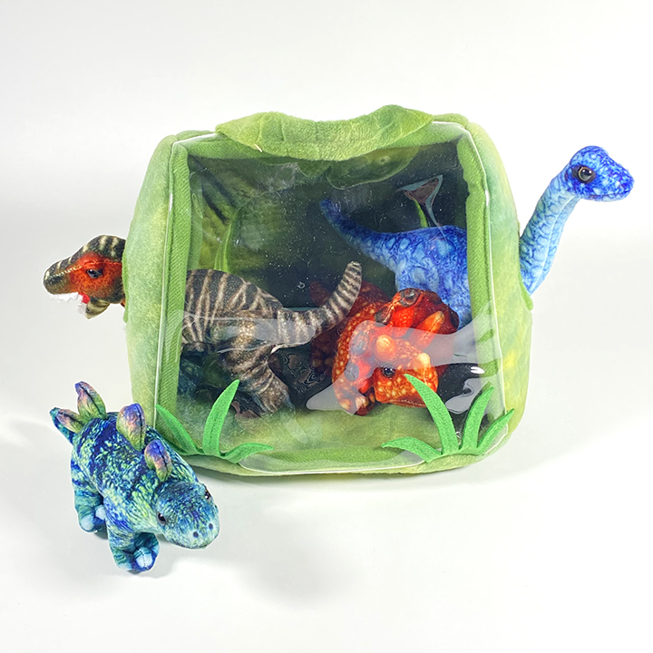 Four finger puppets and carry bag