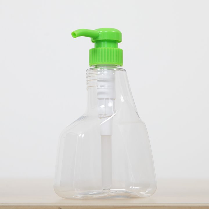 Green pump Water play bottles, develop motor skills and have fun