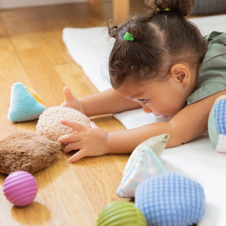 Loose parts objects to feel