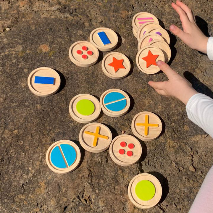 Wooden patterned sensory discs