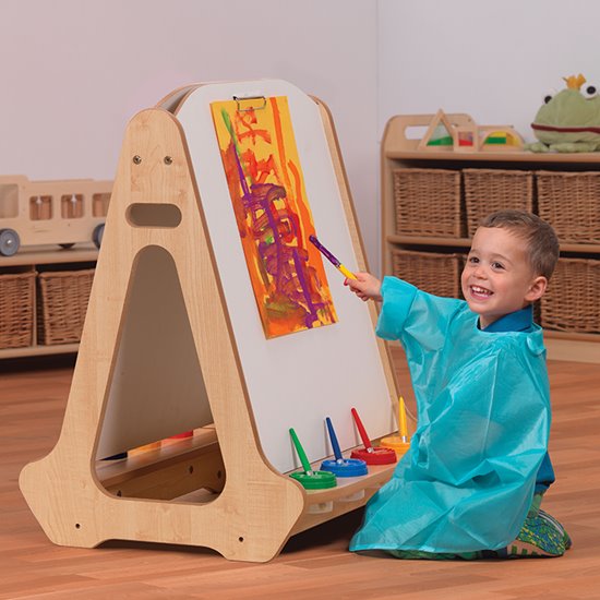 Double sided whiteboard easel