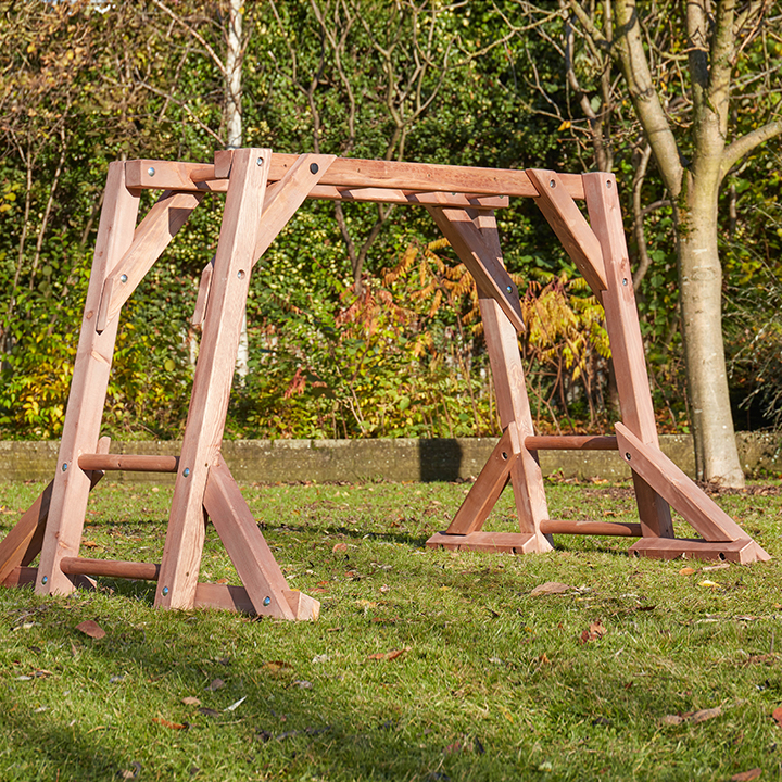 Free standing clearance monkey bars