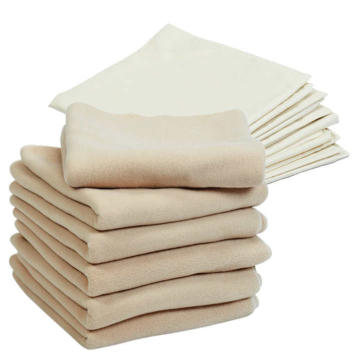 Fleece blankets and cotton sheets to go with your sleep pod