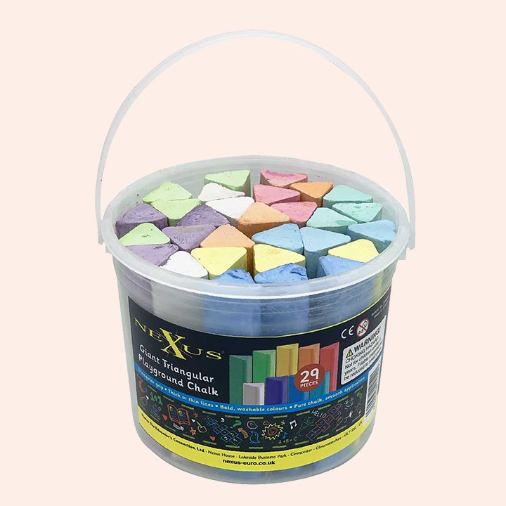 29 giant easy-to-grip chalks in a handy tub.